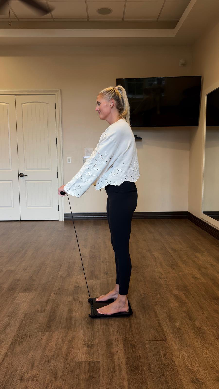 Using the FitPeo scale and measuring handle